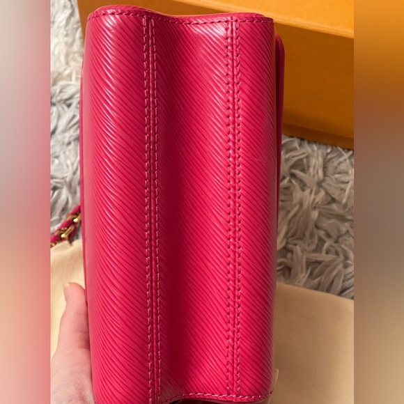 Louis Vuitton Epi Twist Shoulder Bag PM - Picture 14 of 15